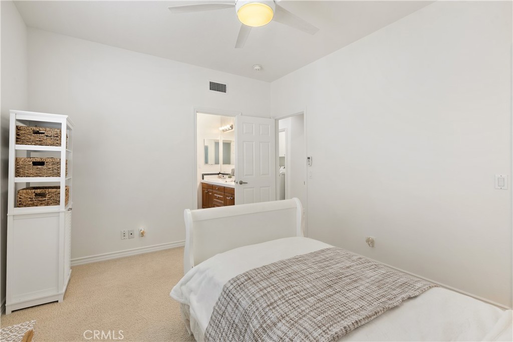 2472 N Highwood Road