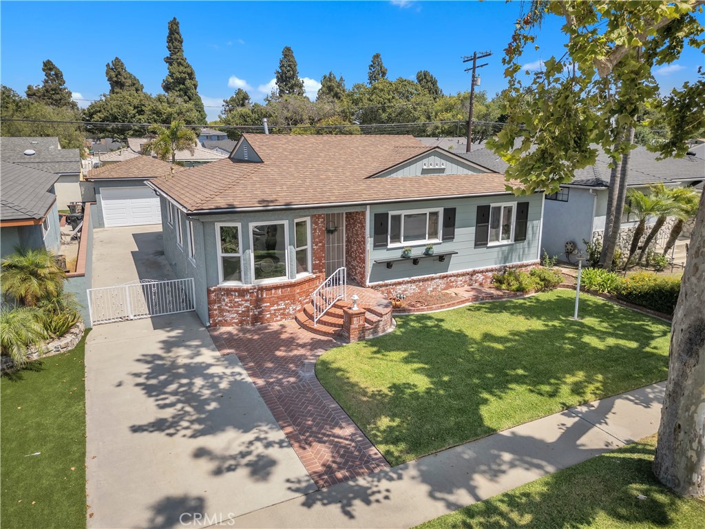 3512 N Studebaker Road