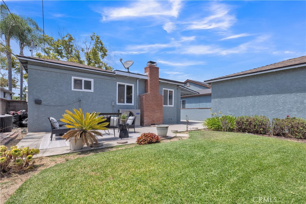 3512 N Studebaker Road