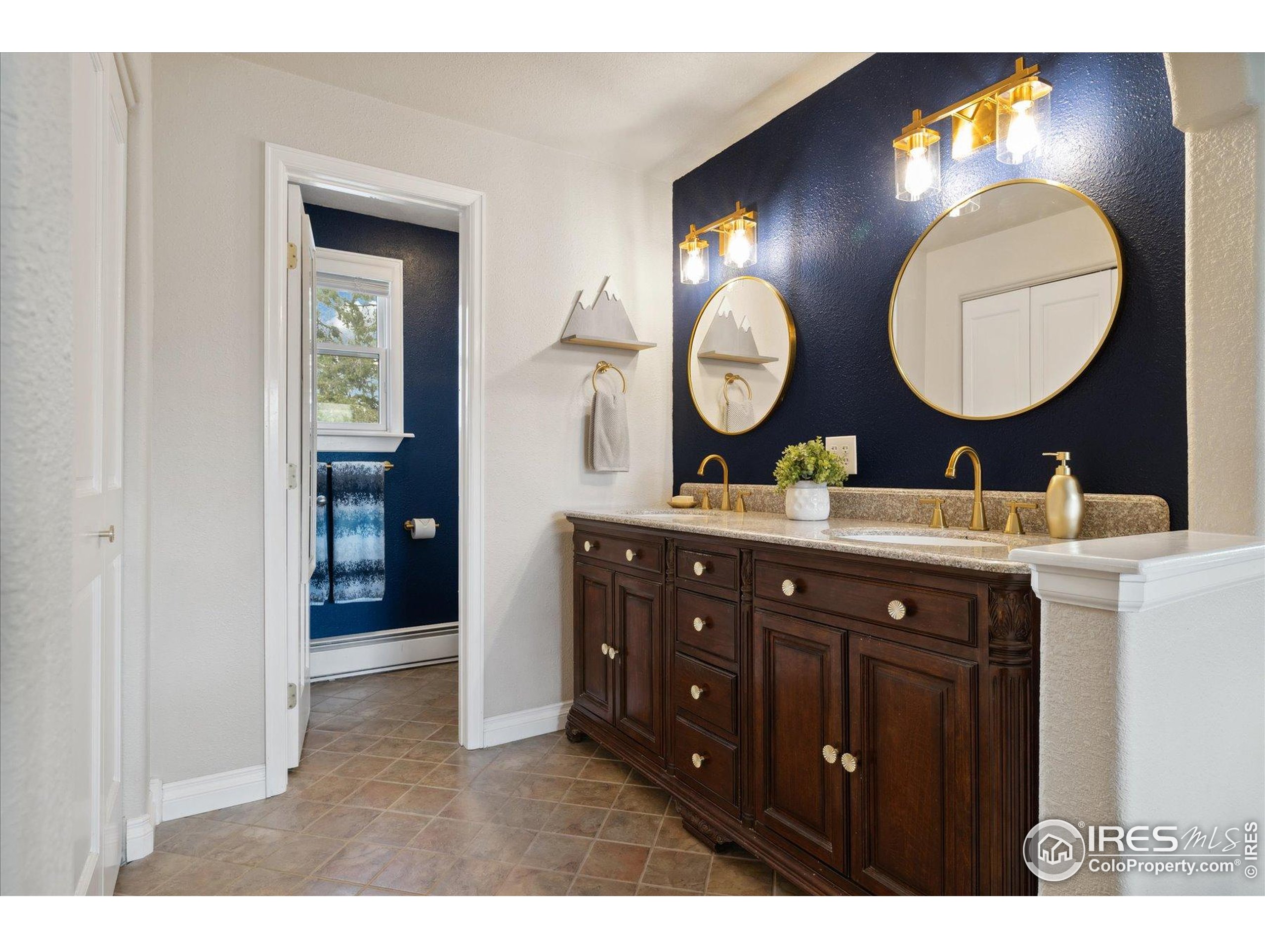 1866 Mountain View St Erie