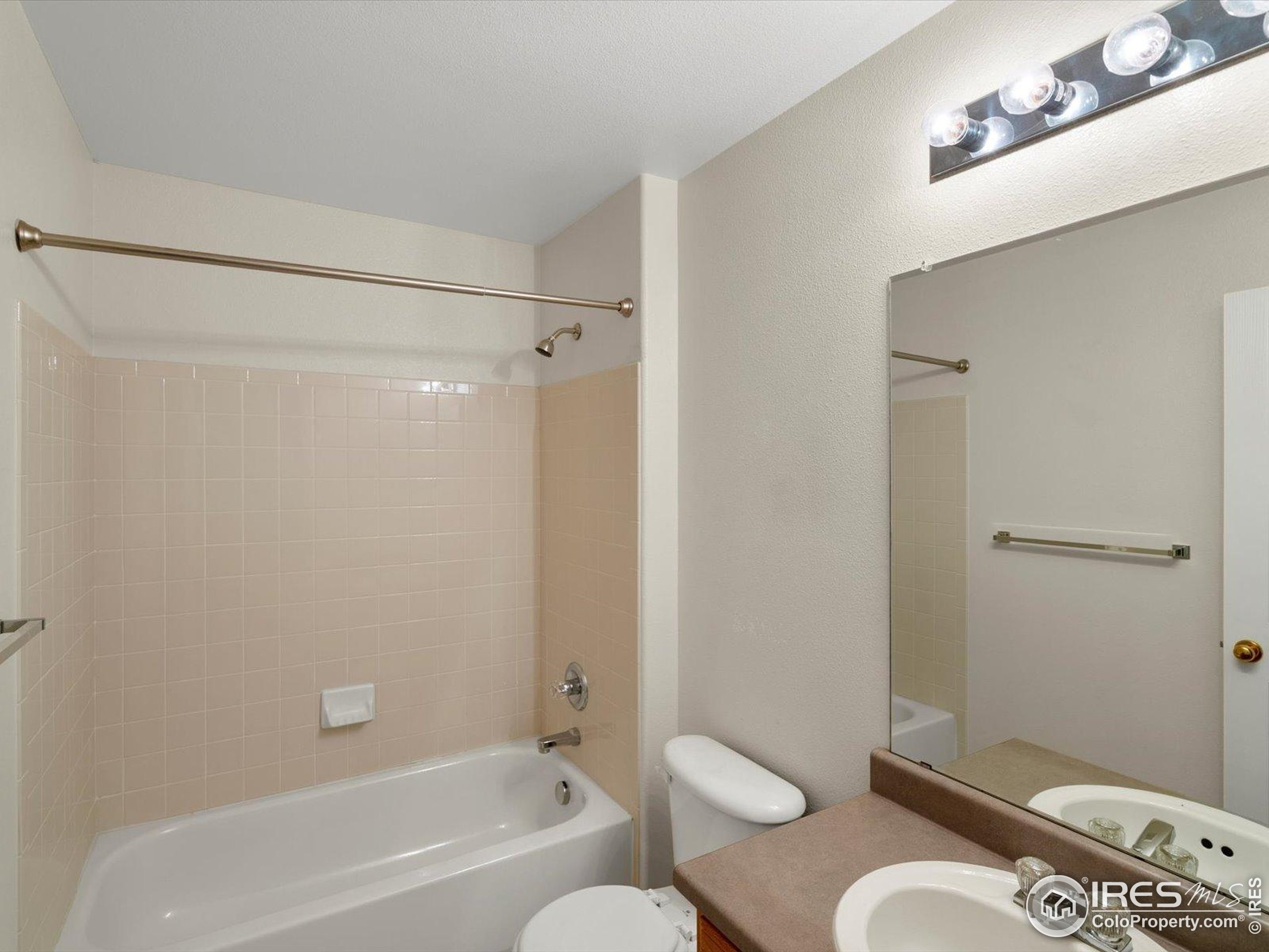 1503 Prairie Hawk Dr