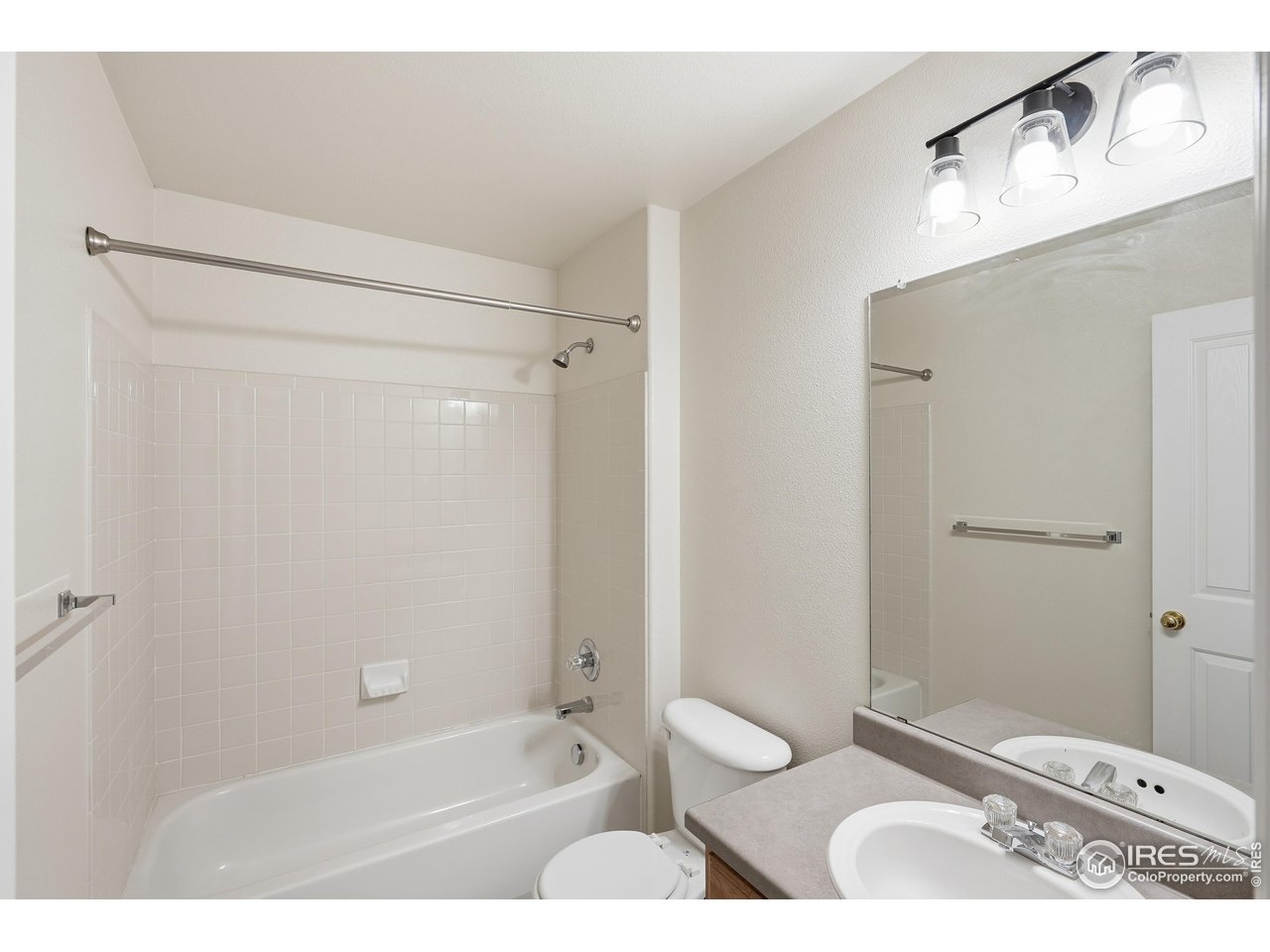 1503 Prairie Hawk Dr