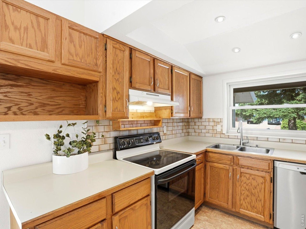 3214 W 135th Ave