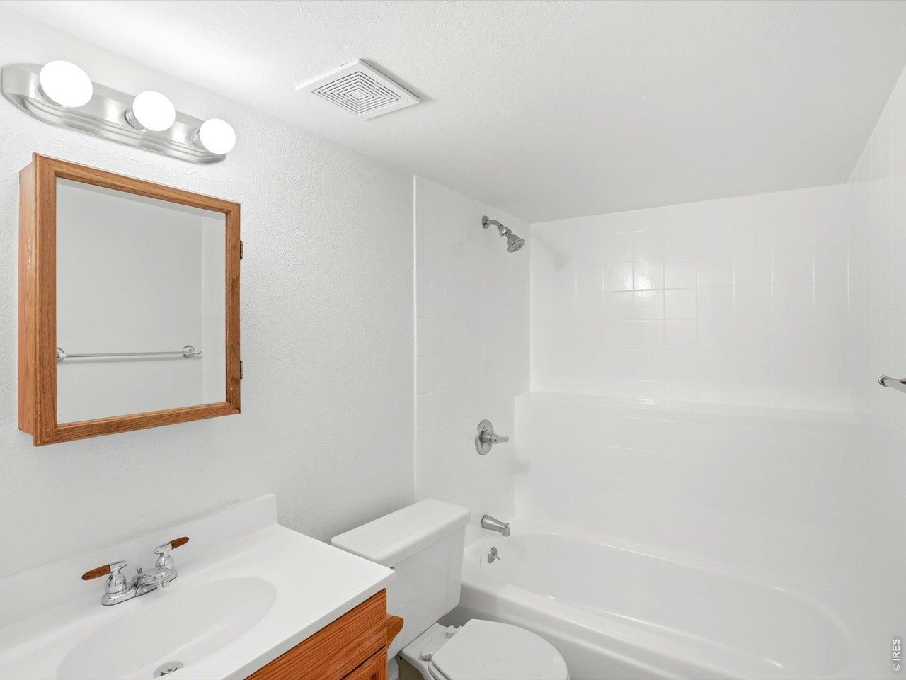3214 W 135th Ave