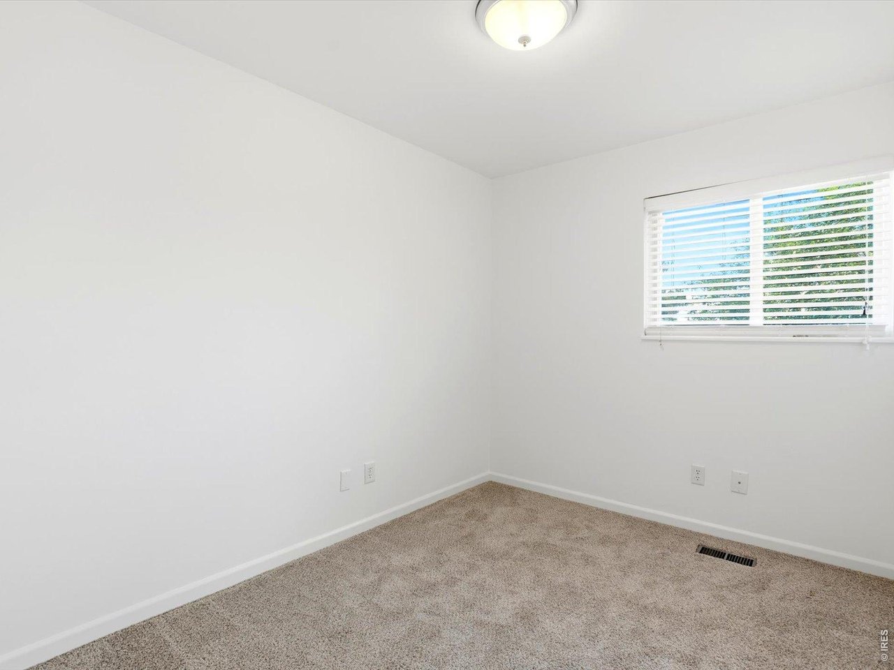 3214 W 135th Ave