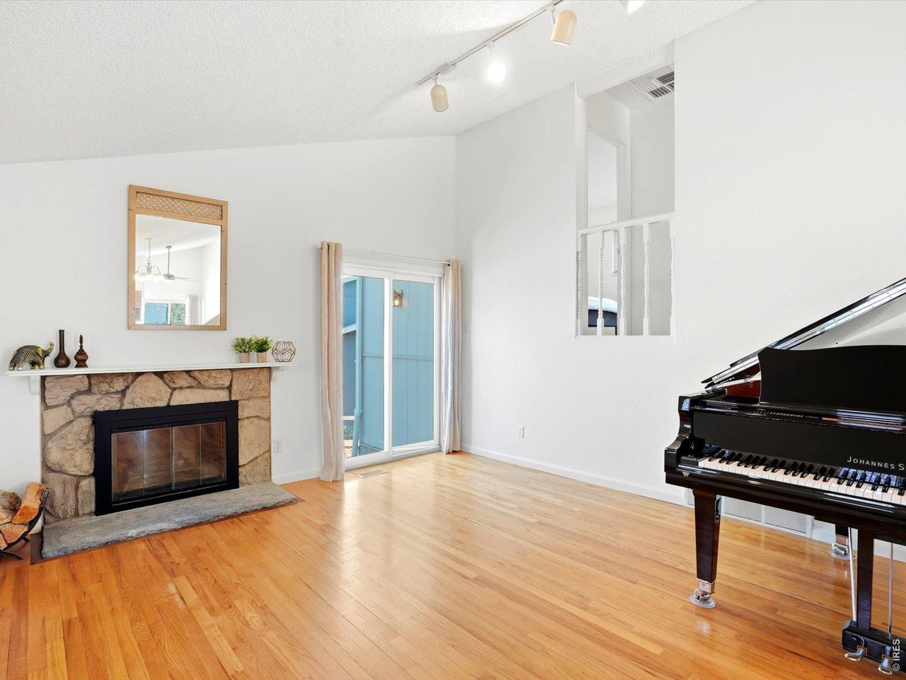 3214 W 135th Ave