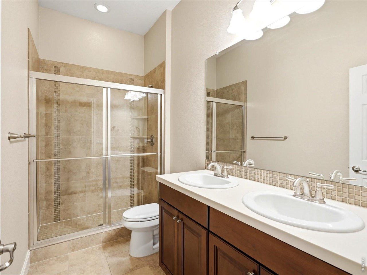 15900 W 83rd Pl
