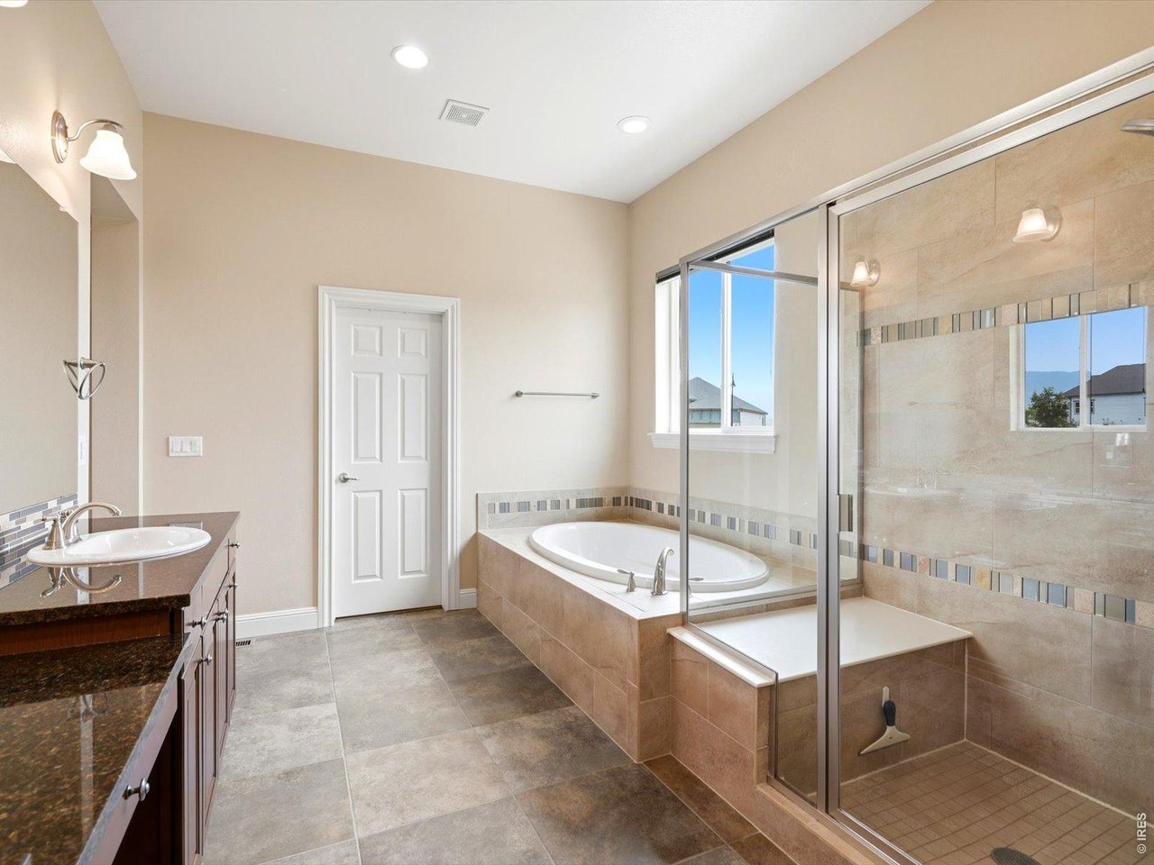 15900 W 83rd Pl