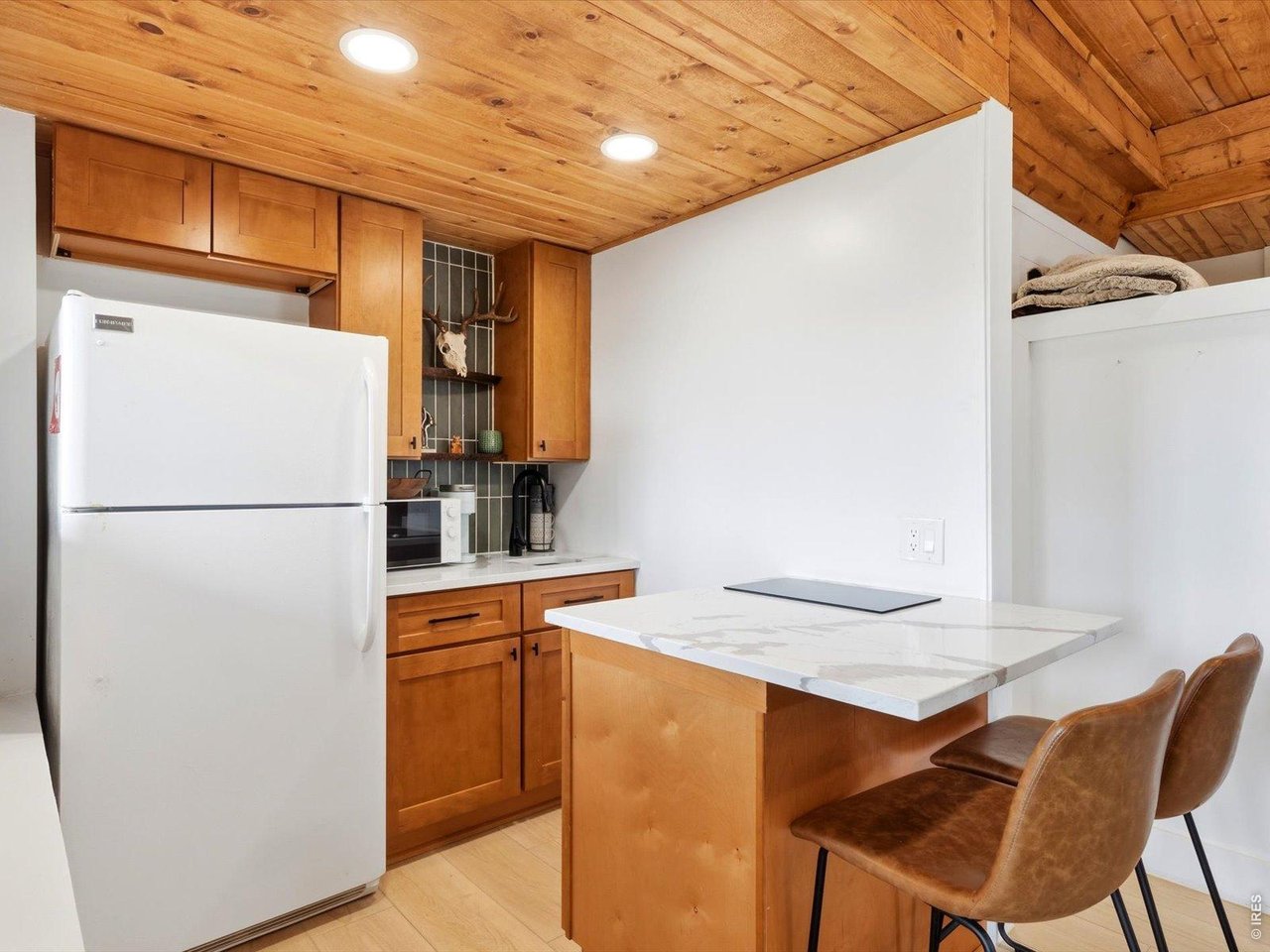 230 Alpine Dr