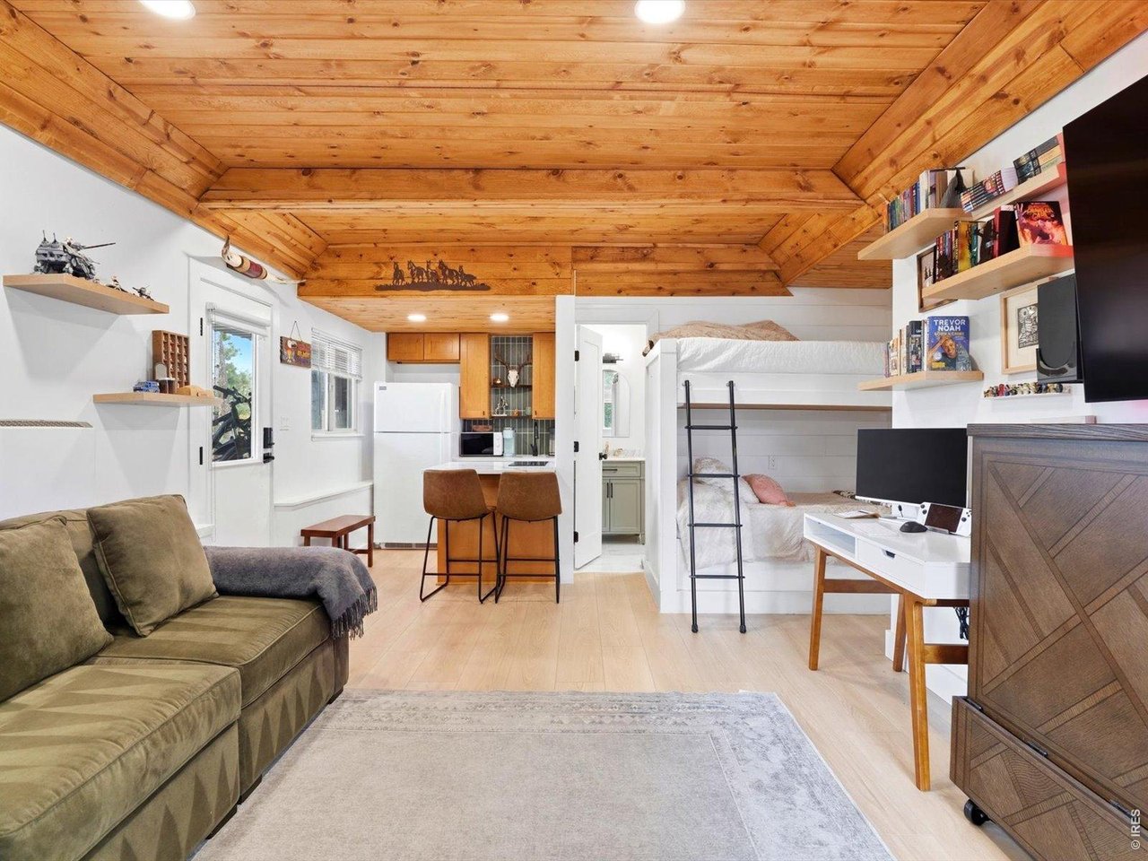 230 Alpine Dr