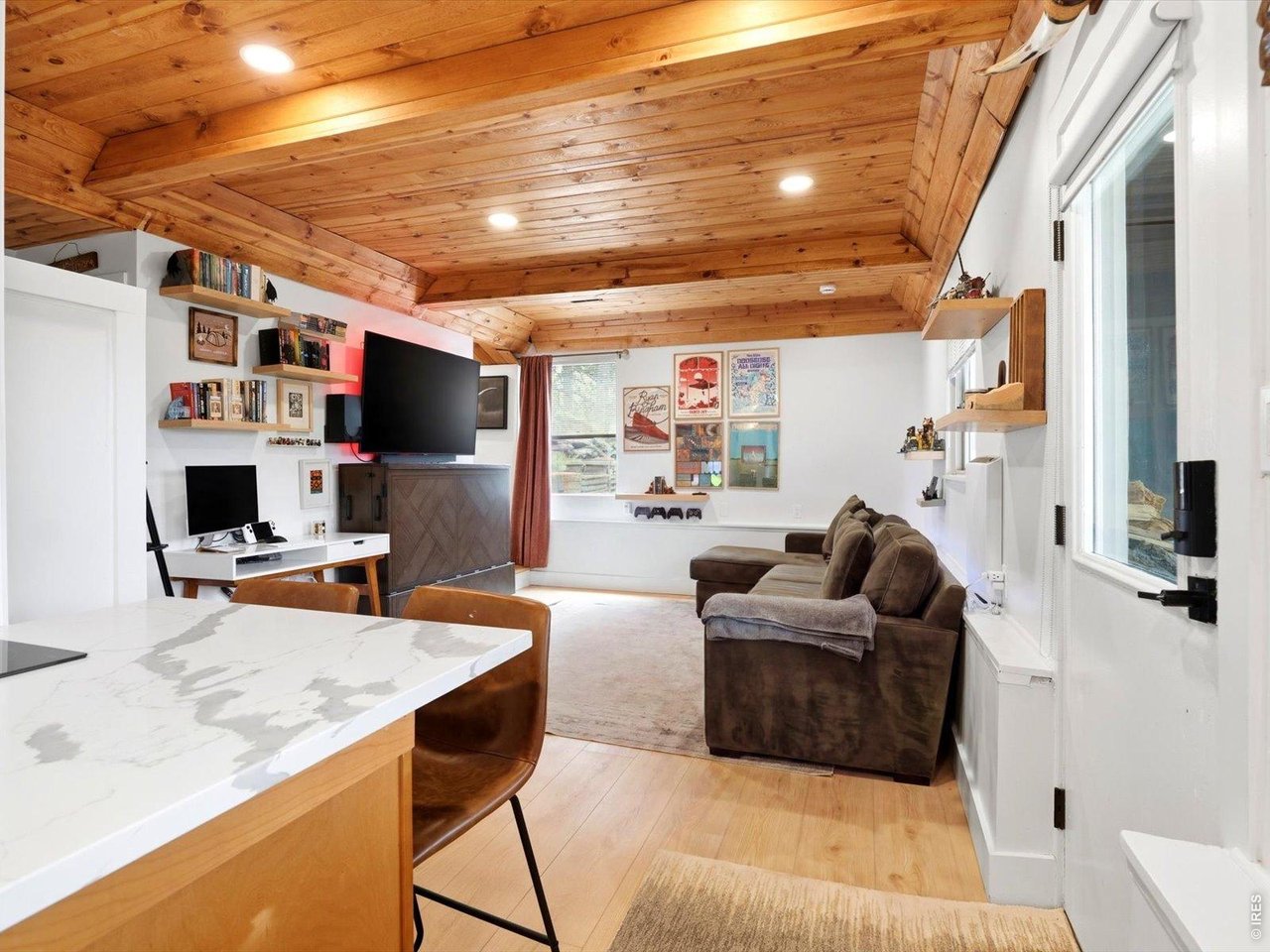 230 Alpine Dr