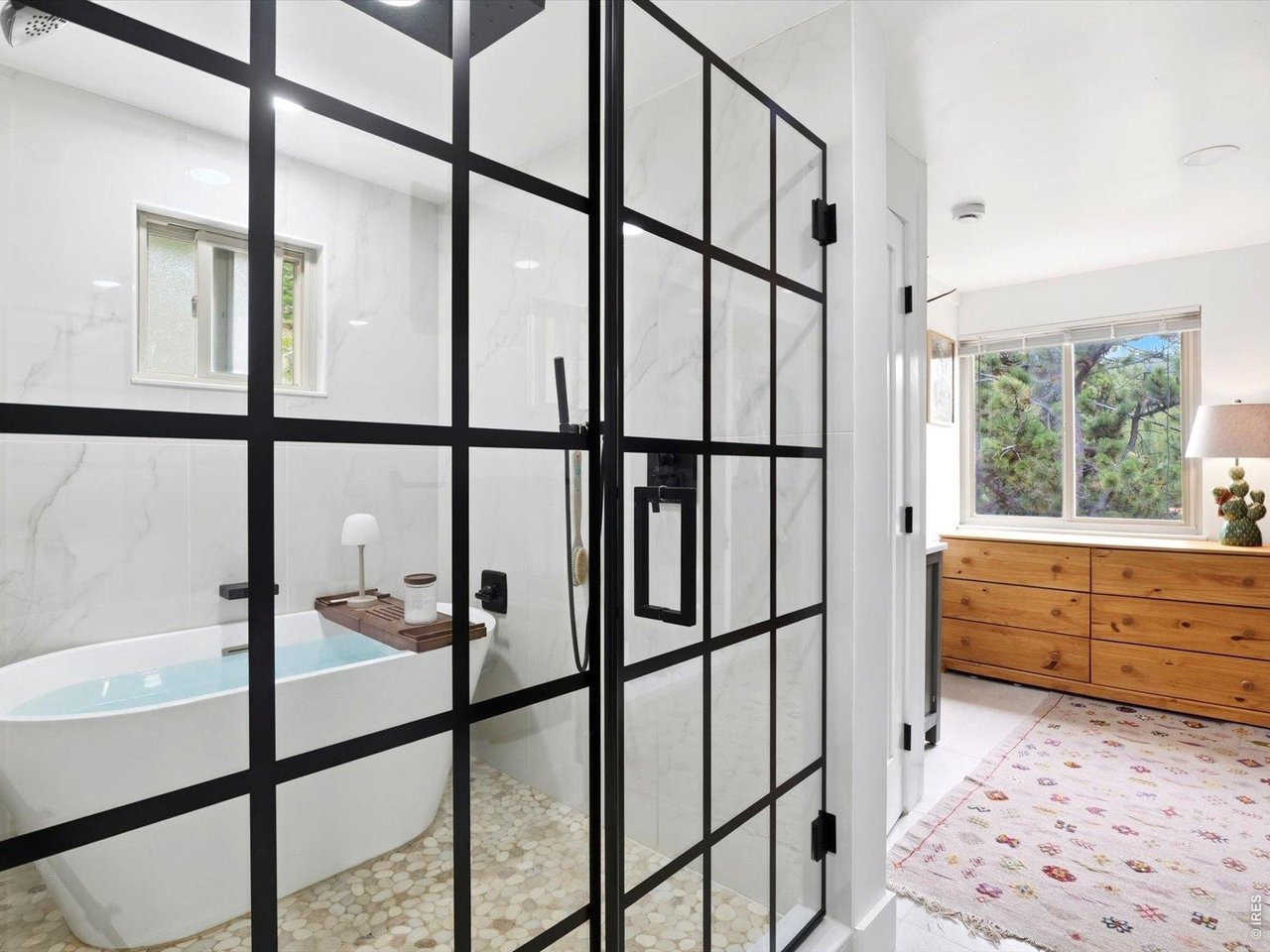 230 Alpine Dr