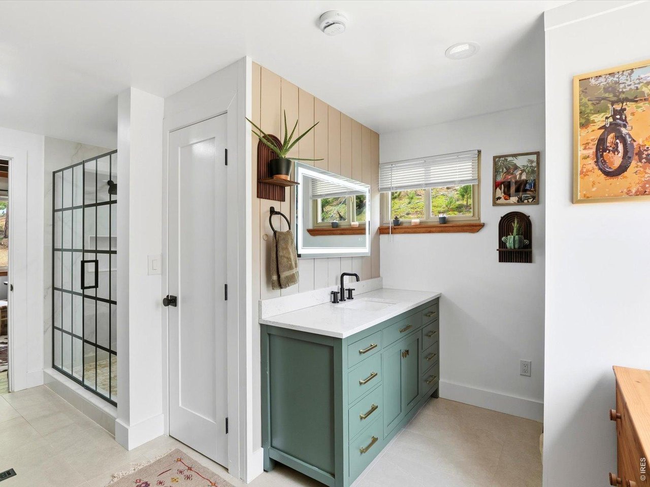 230 Alpine Dr