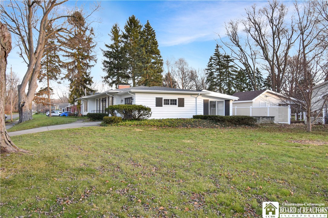 4 Holmes Place