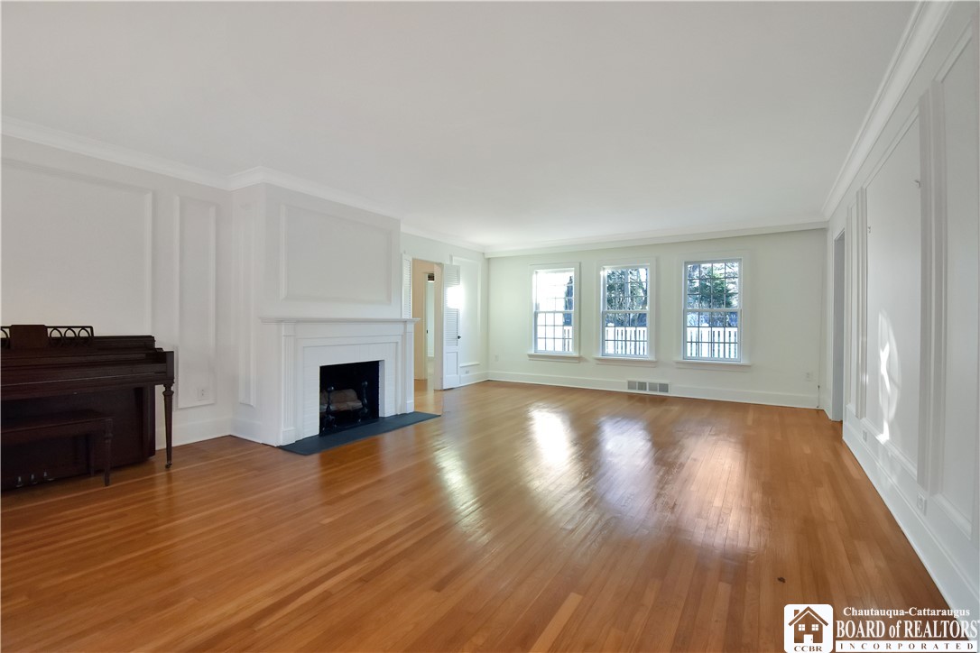 4 Holmes Place