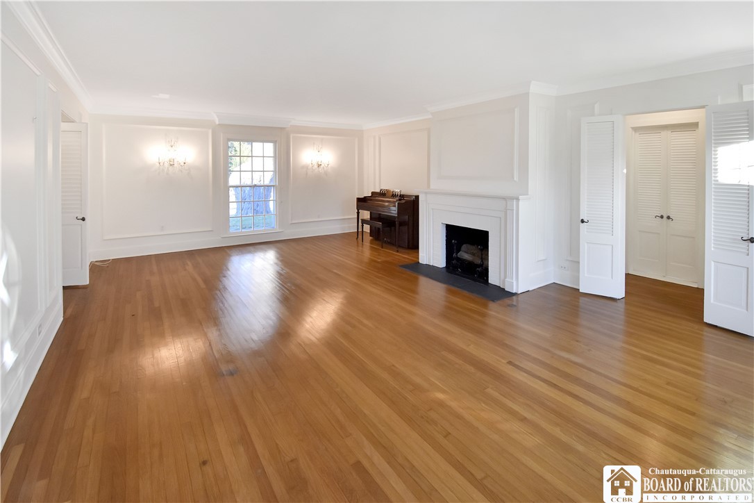 4 Holmes Place