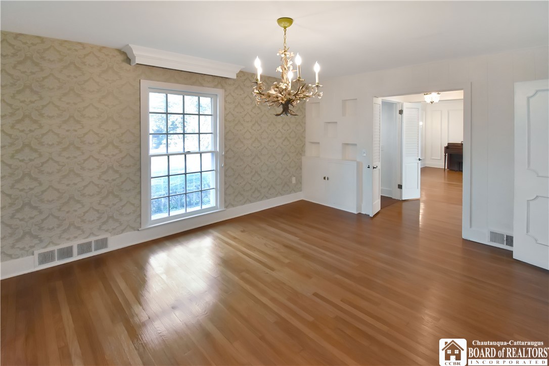 4 Holmes Place