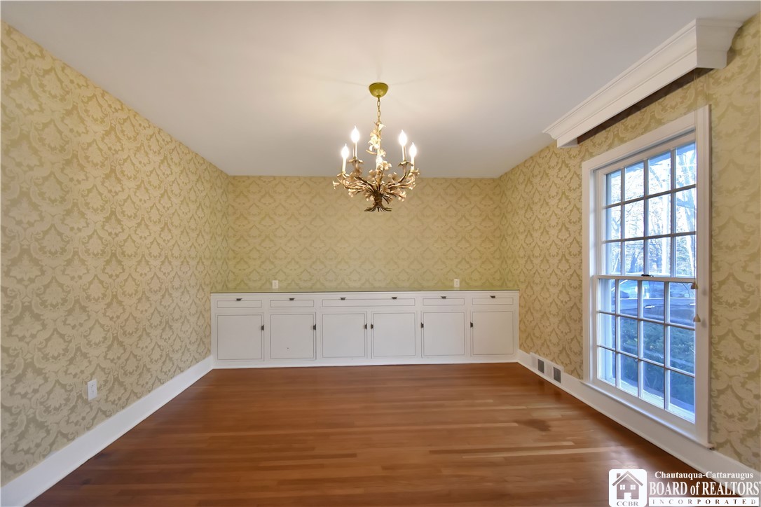 4 Holmes Place