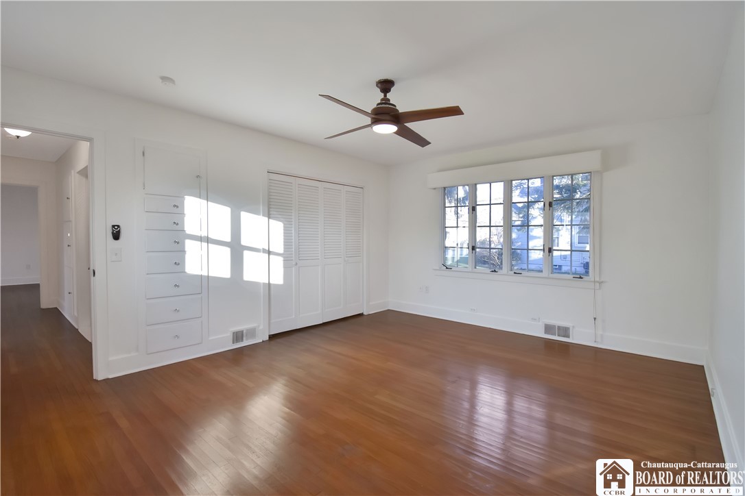 4 Holmes Place