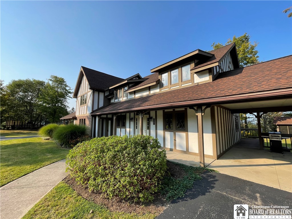 8260 Canterbury Drive 8260