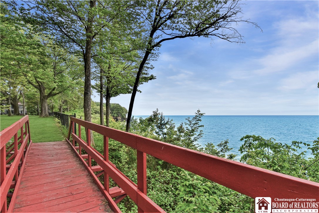 807 Edgewater Drive 807