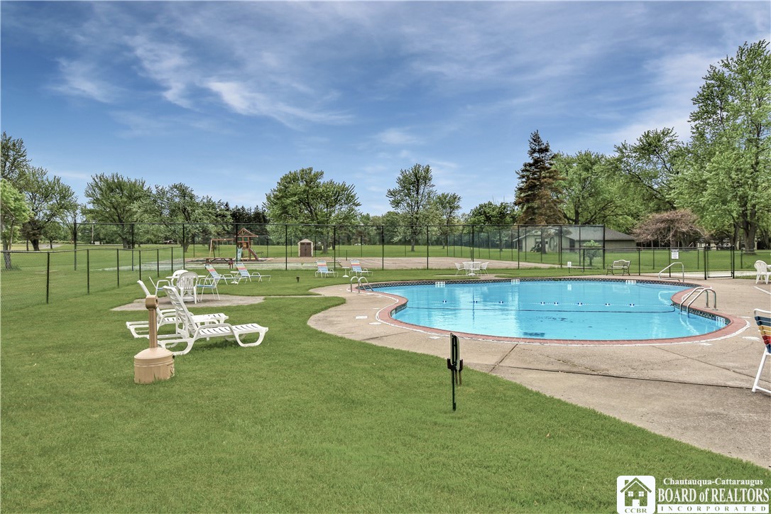 807 Edgewater Drive 807