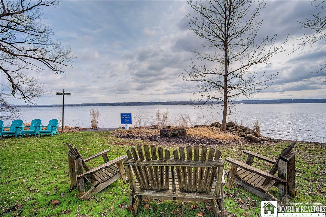 4524 West Lake Road
