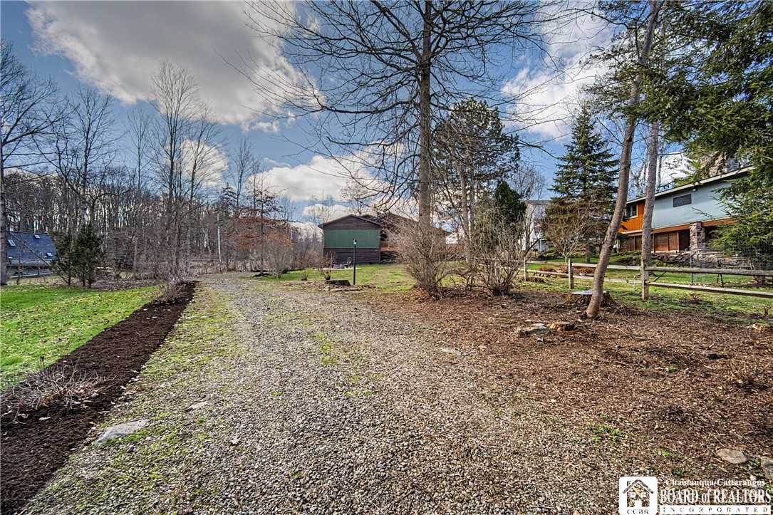 4524 West Lake Road