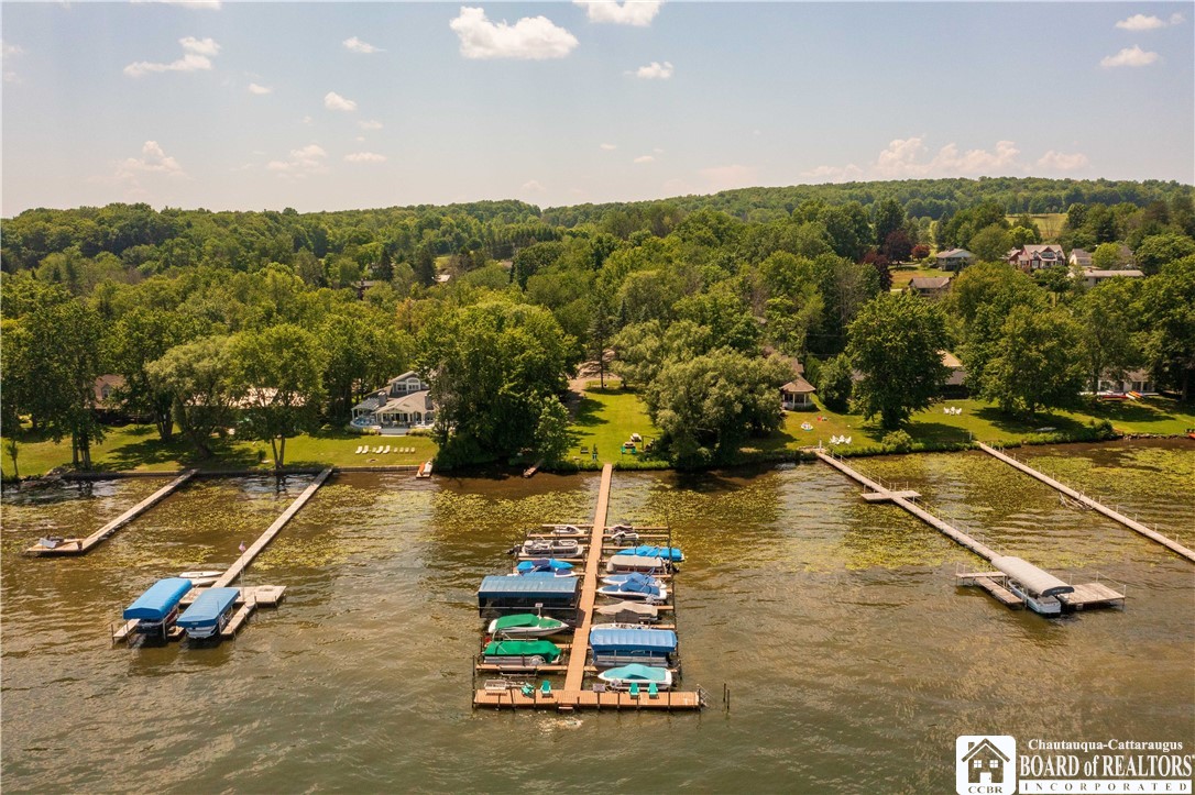 4524 West Lake Road