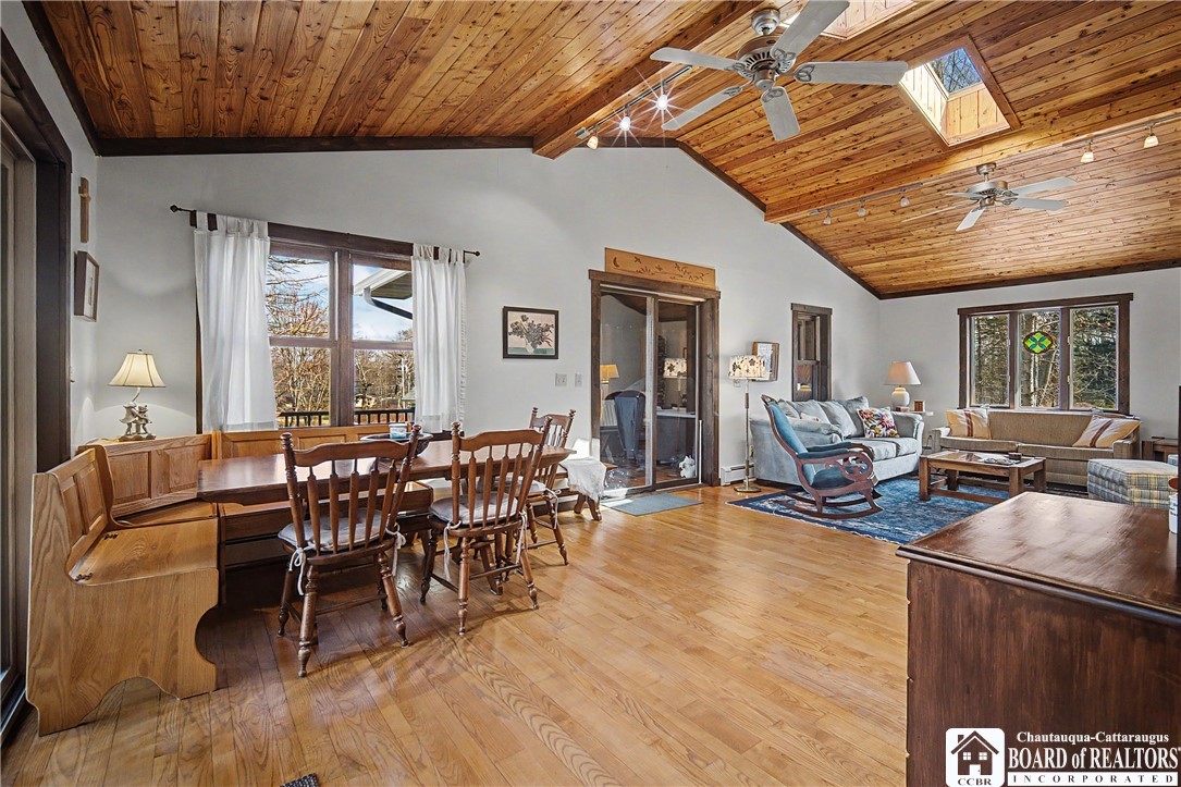 4524 West Lake Road