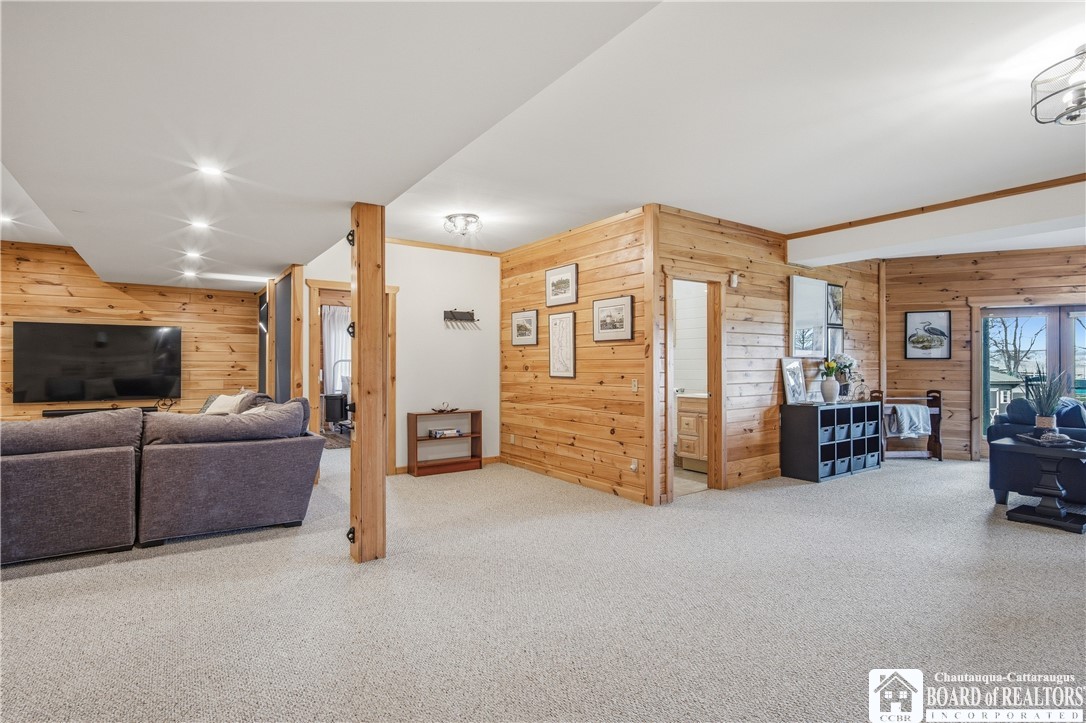 5104 West Lake Road