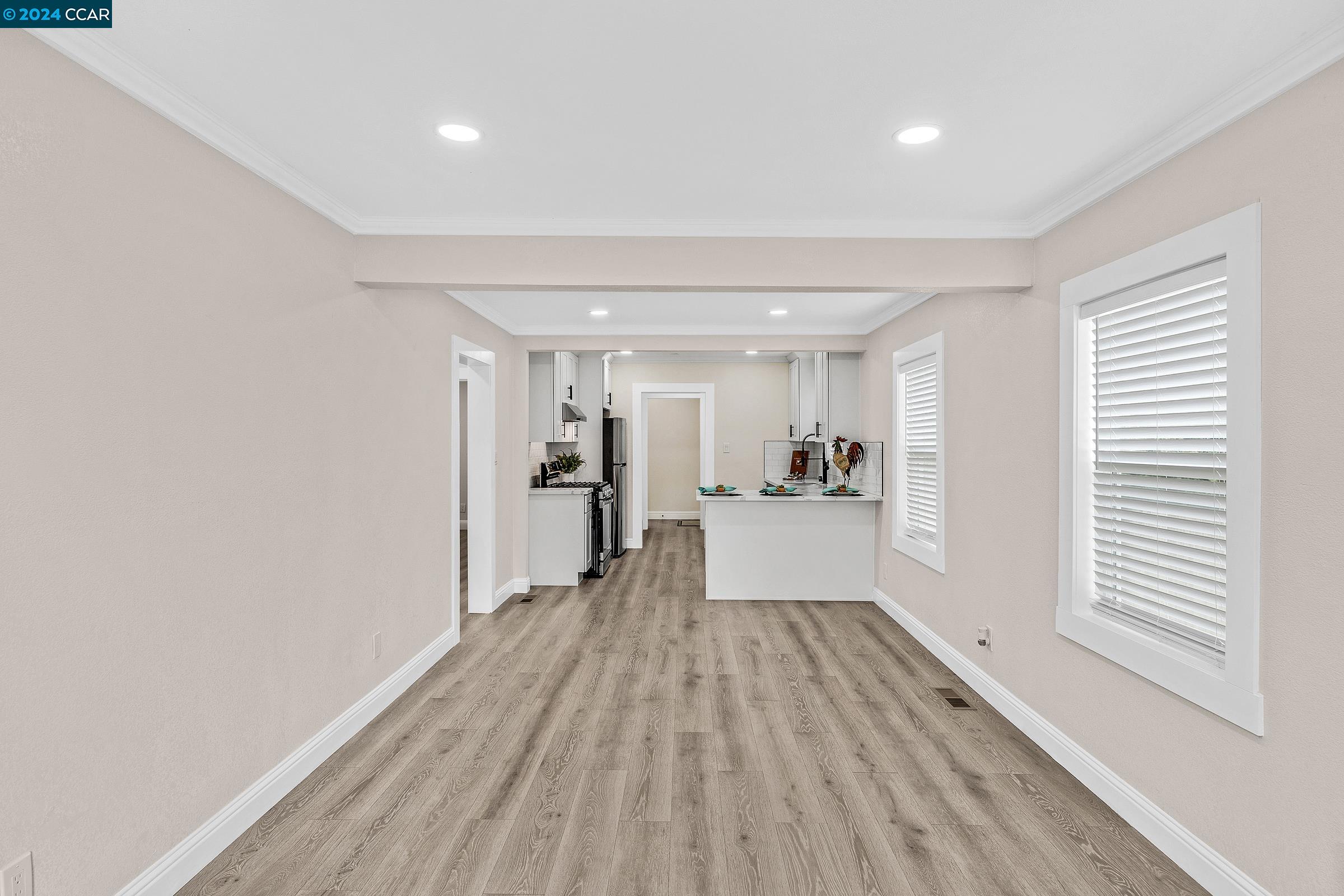 281 E 15th Street
