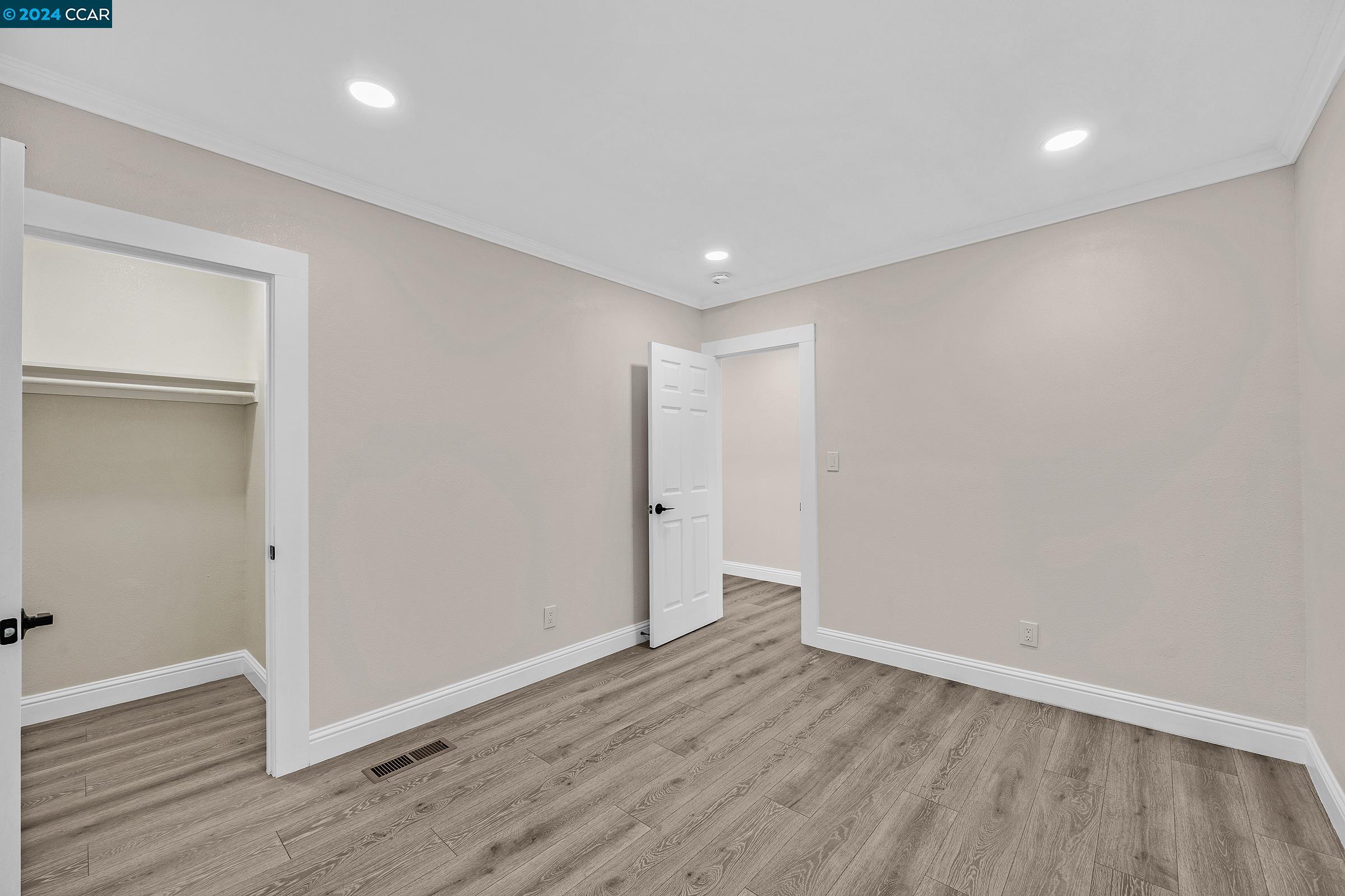 281 E 15th Street
