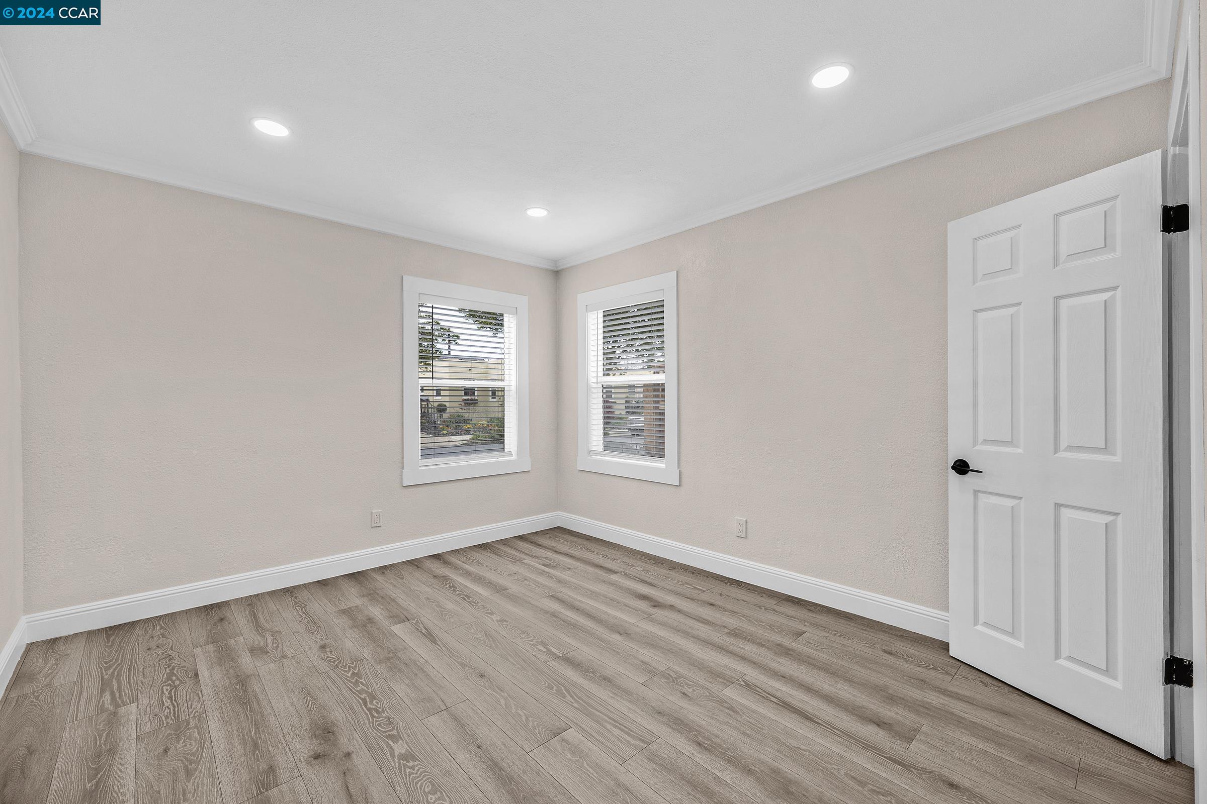 281 E 15th Street