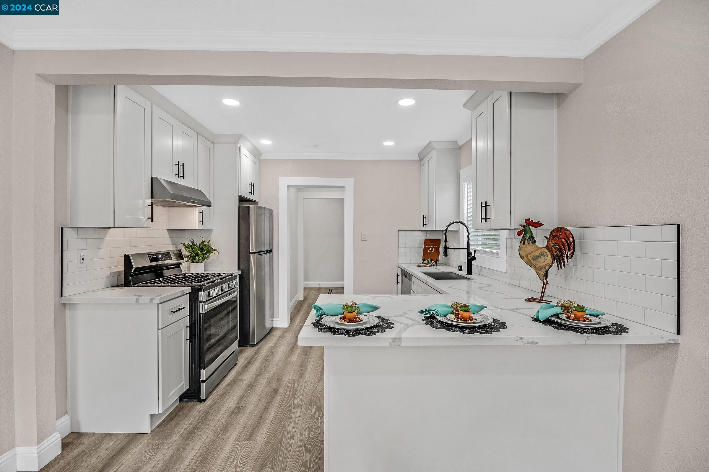 281 E 15th Street