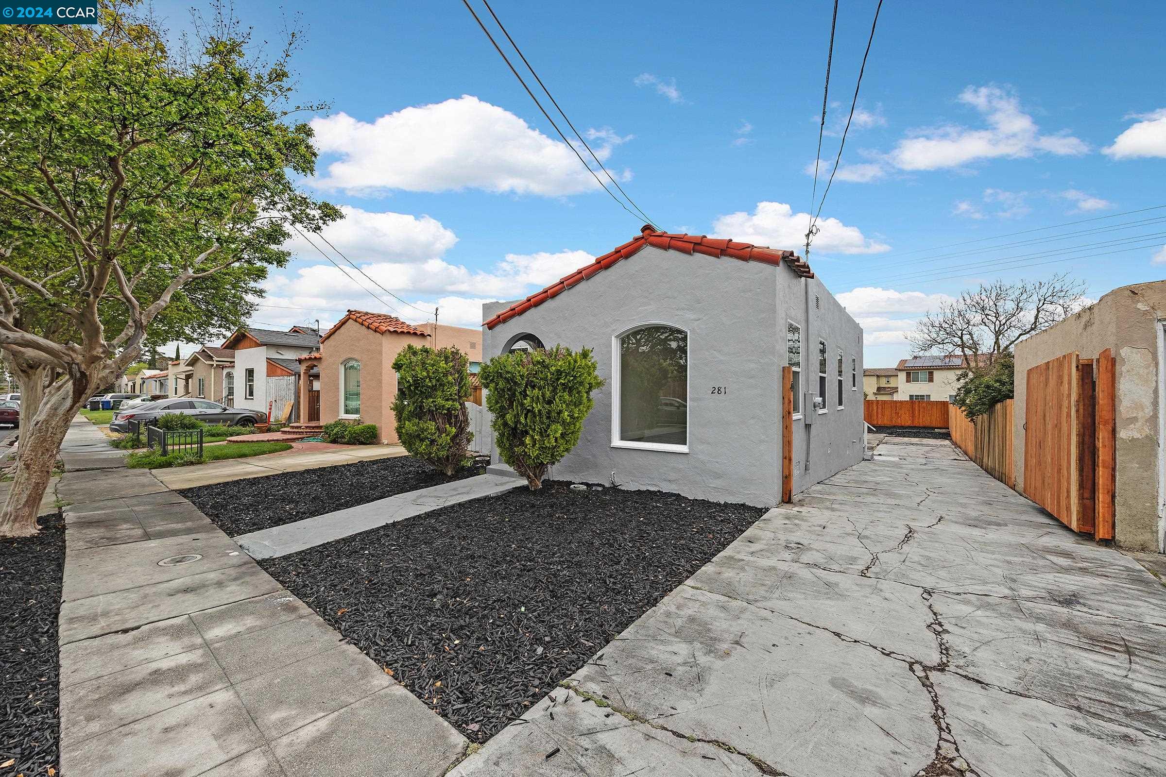 281 E 15th Street