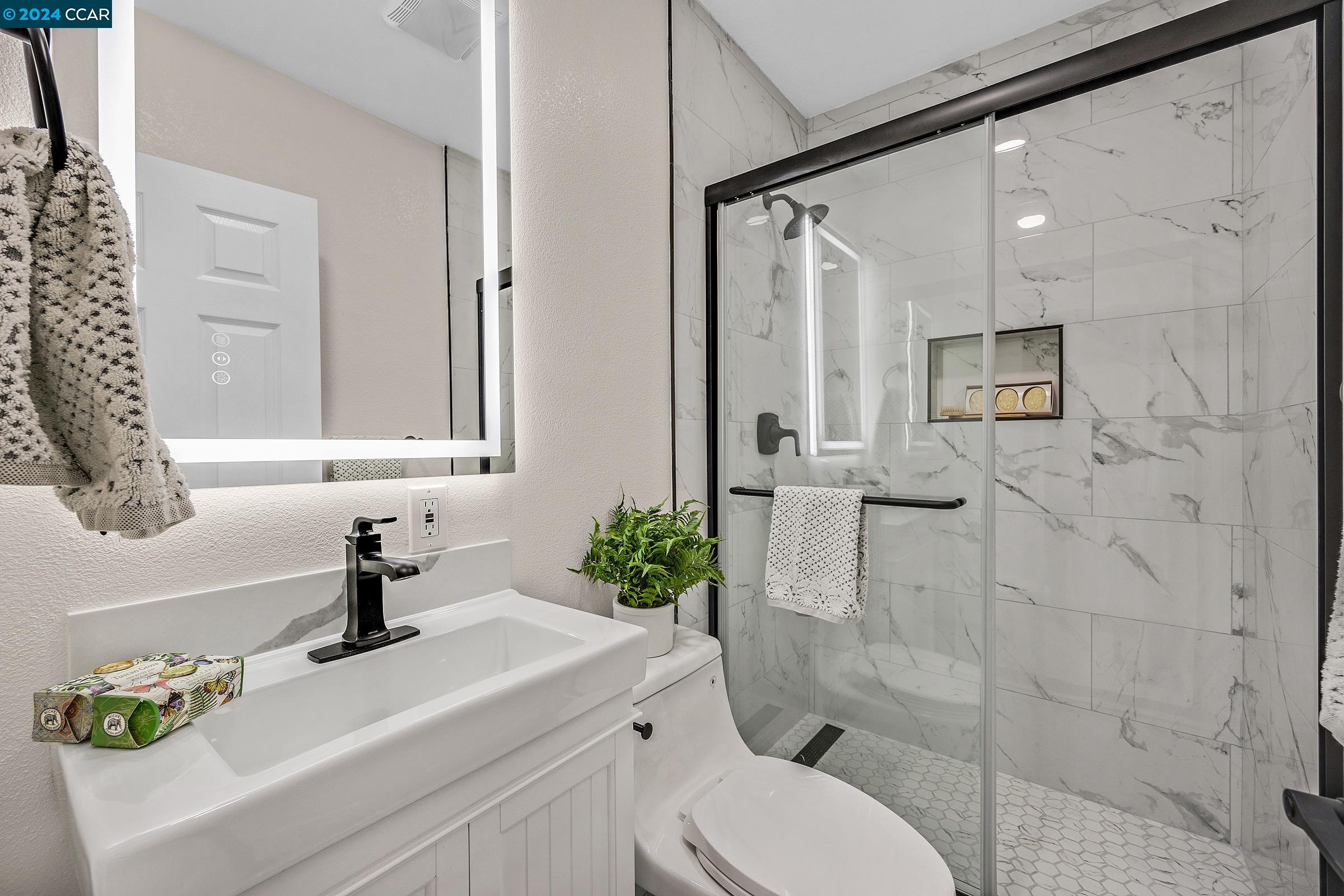 281 E 15th Street