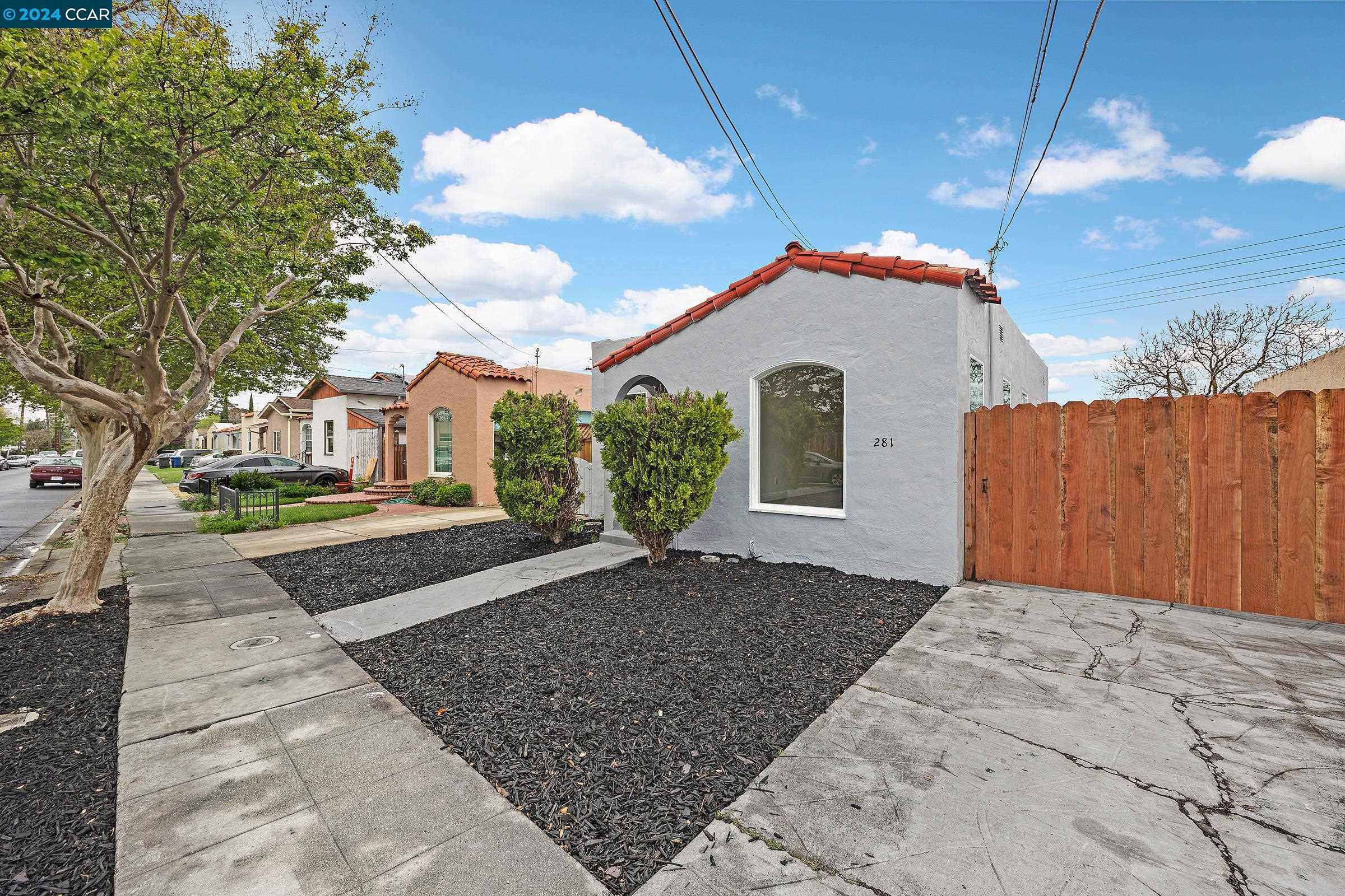281 E 15th Street