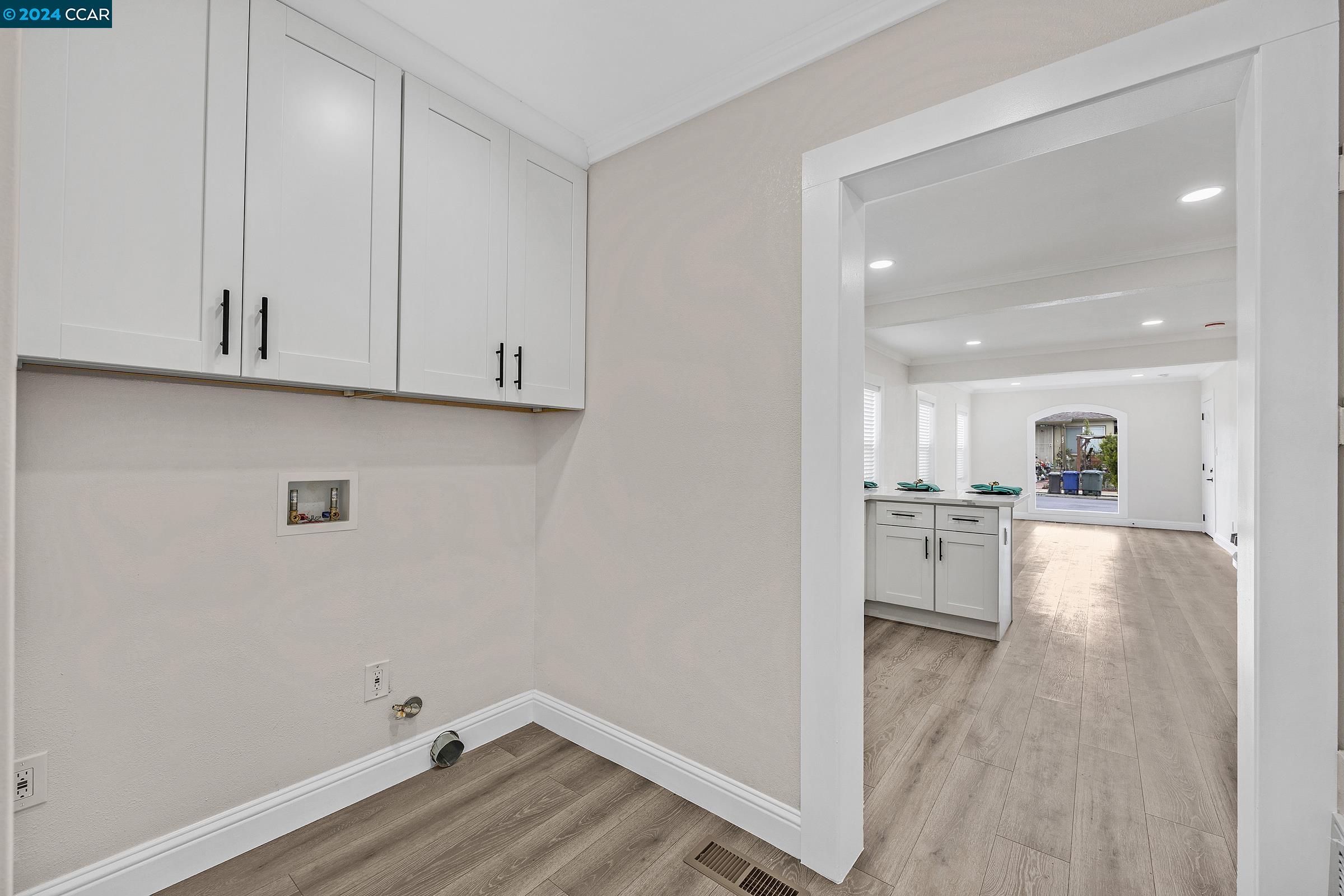 281 E 15th Street