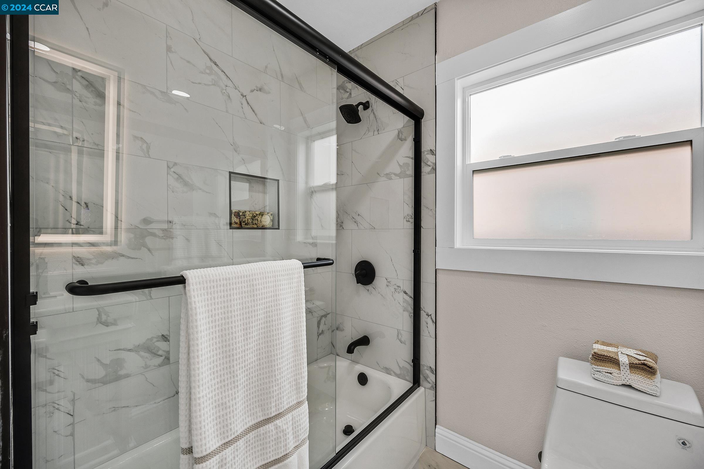 281 E 15th Street