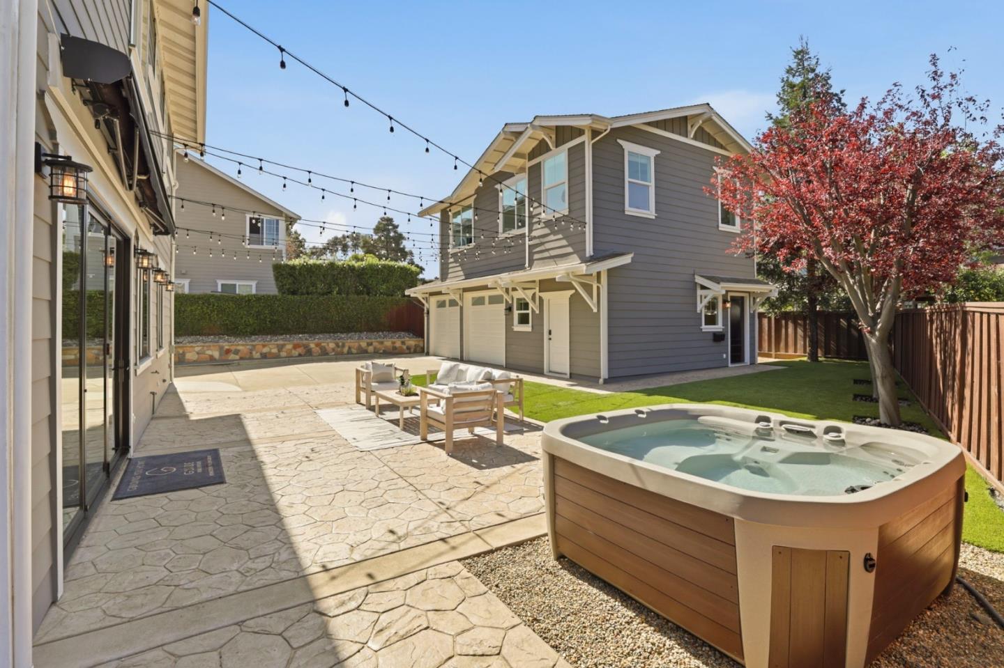 211 Woodland Court