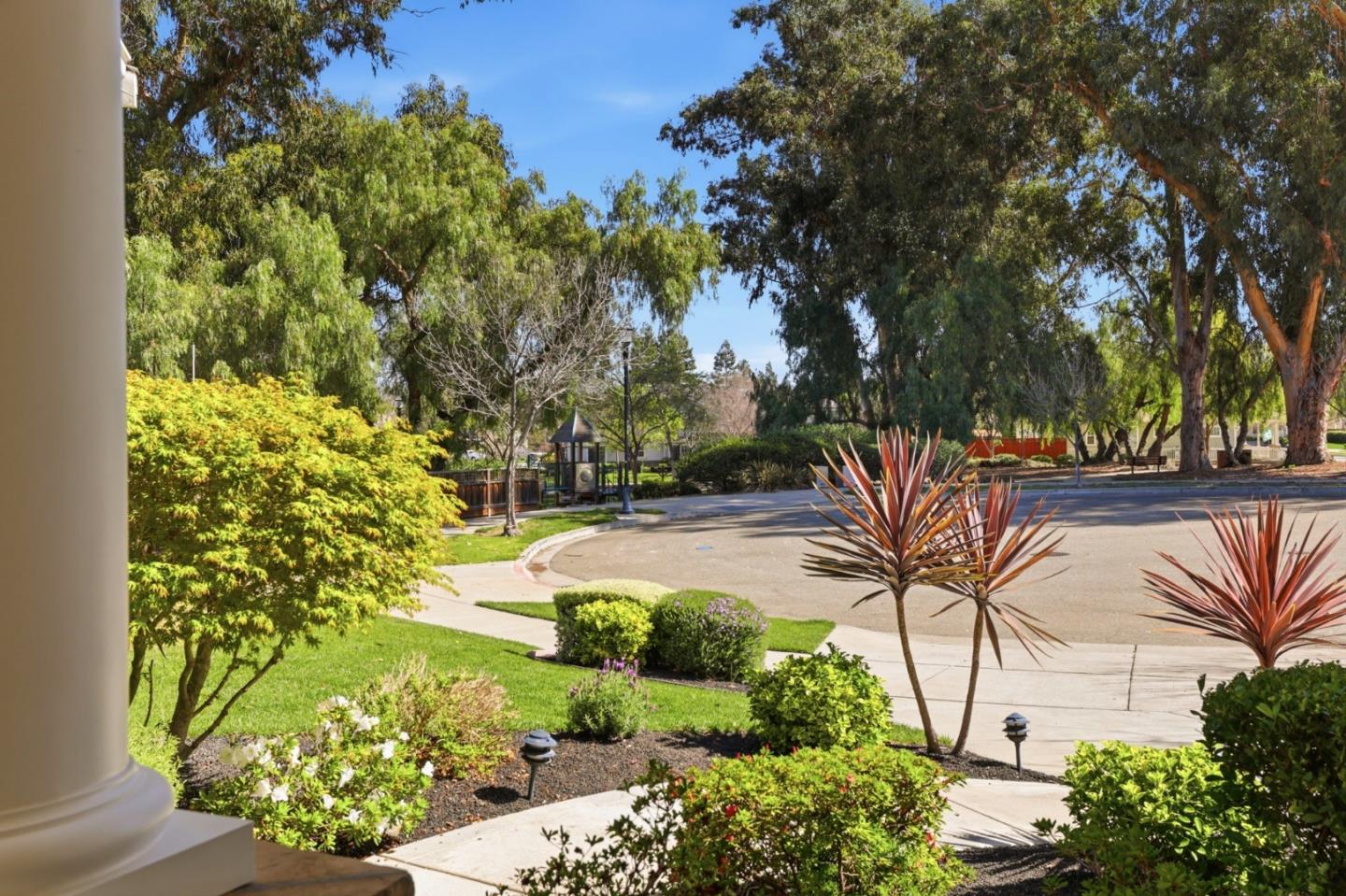 211 Woodland Court