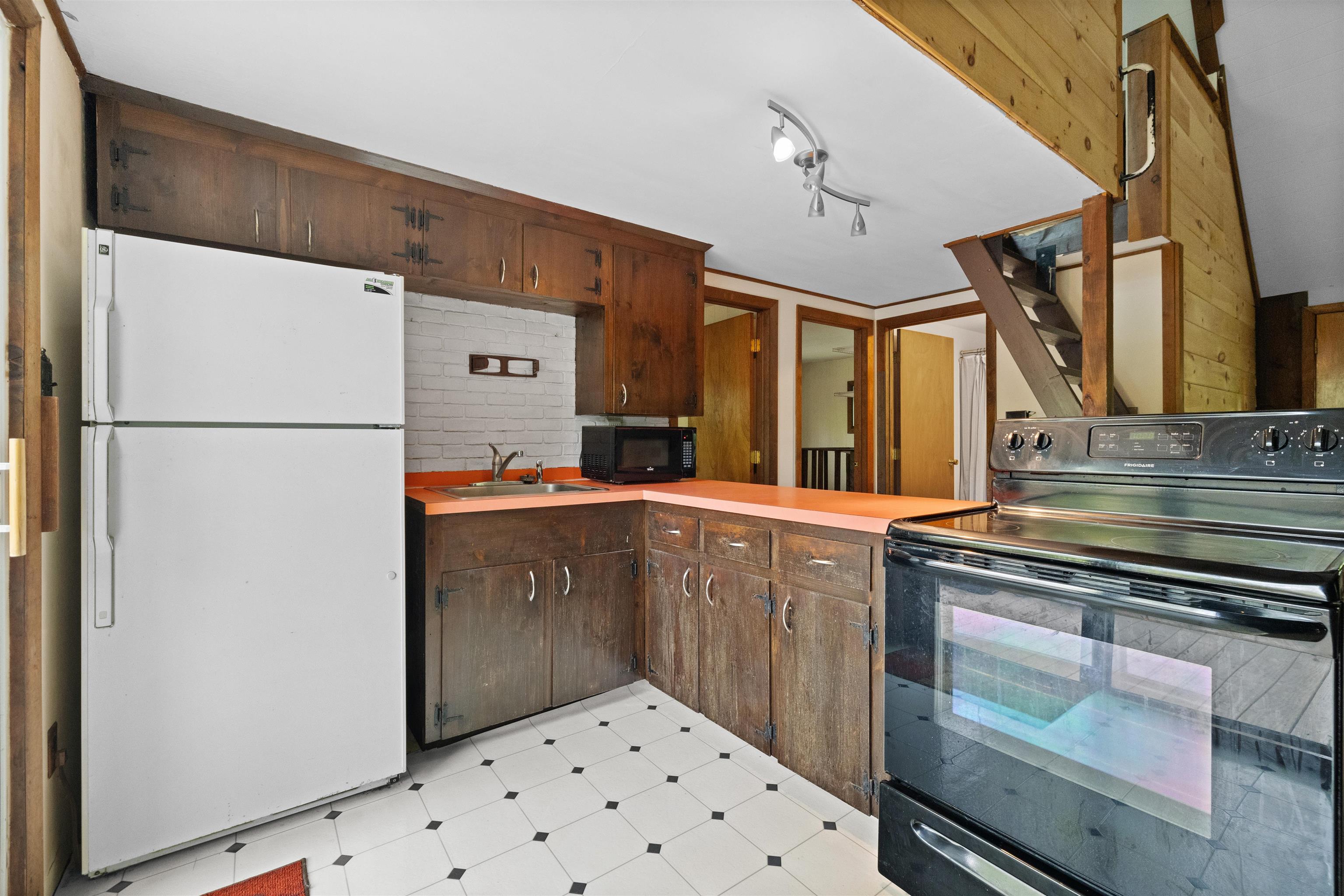 621 North Groton Road