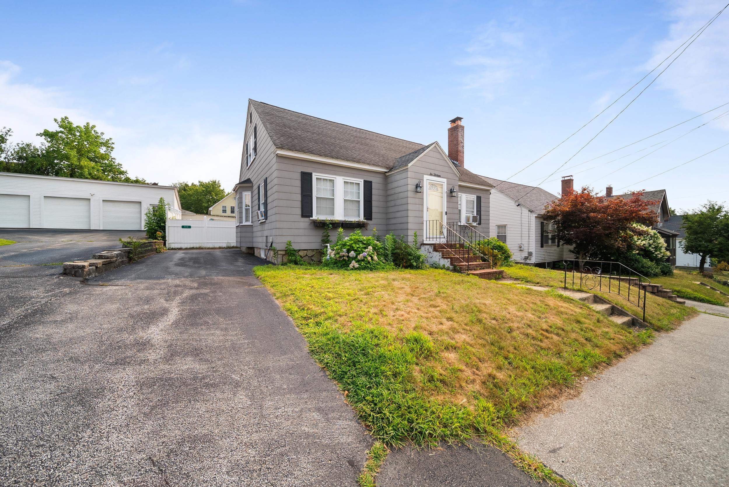 613 Lake Avenue