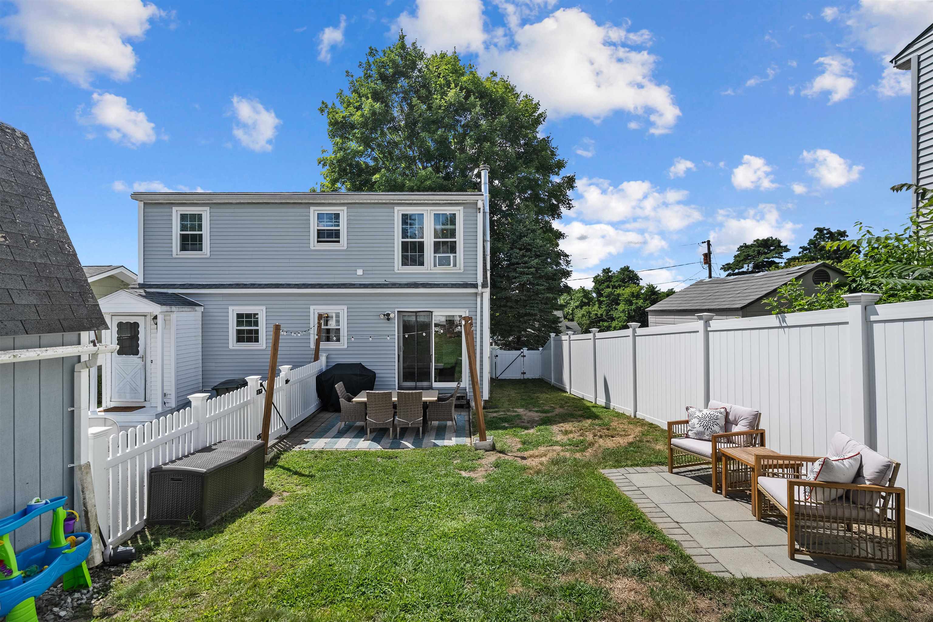 219 Rhode Island Avenue
