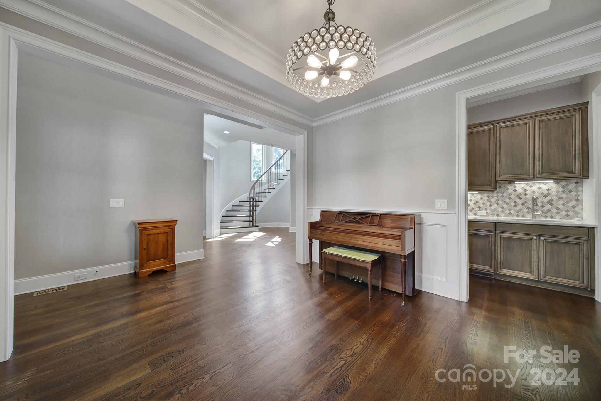 406 N Sharon Amity Rd