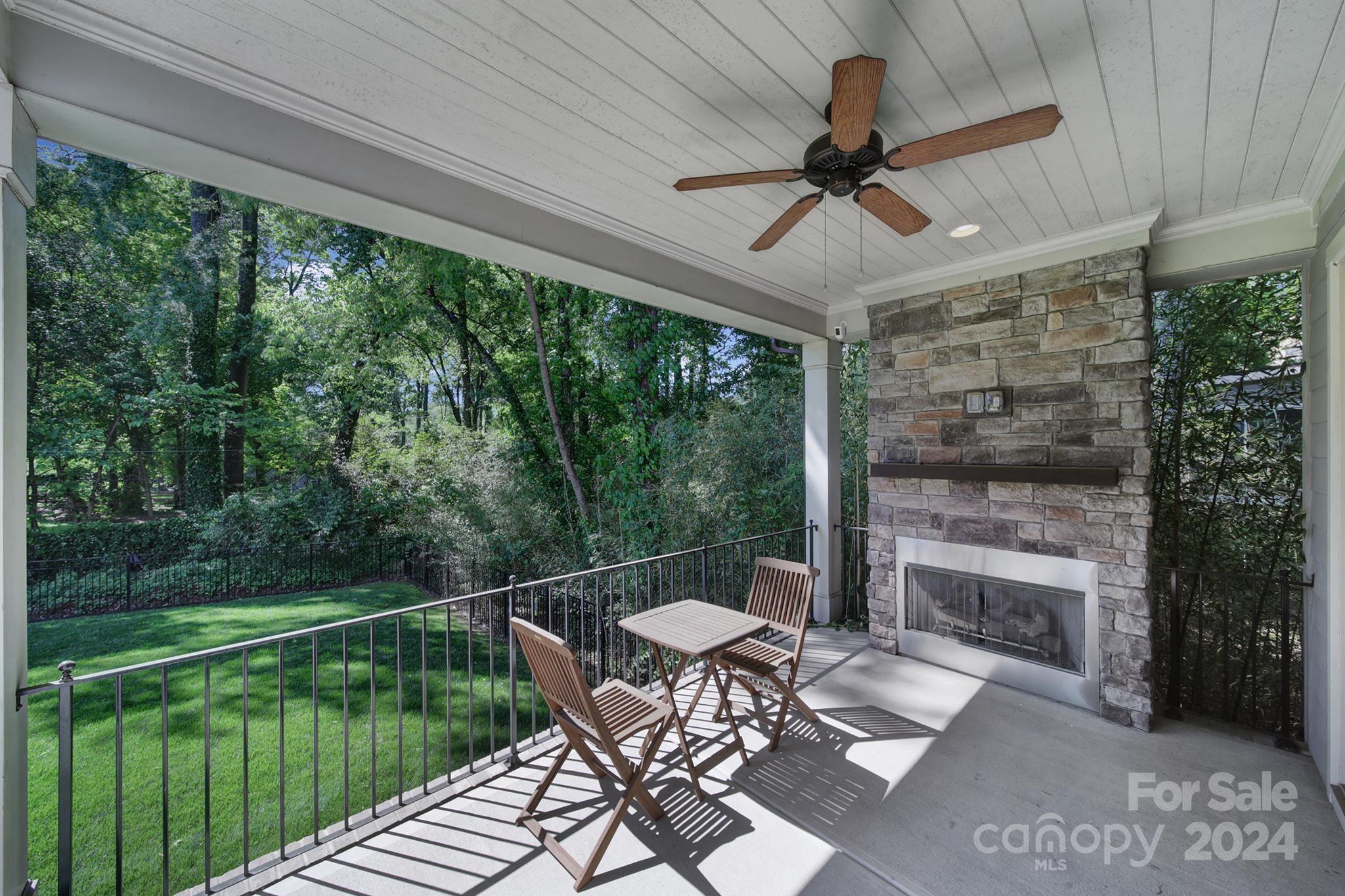 406 N Sharon Amity Rd