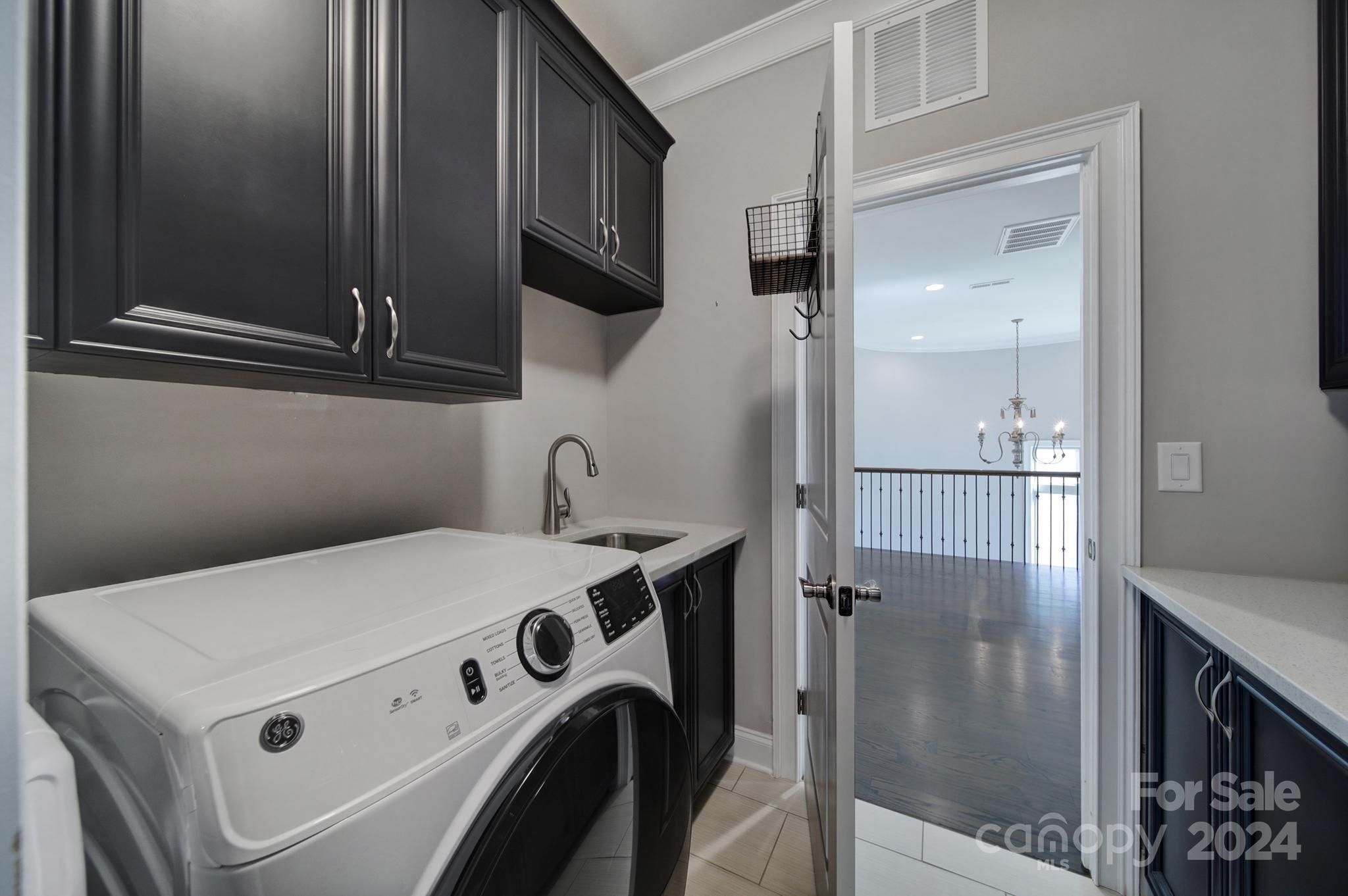 406 N Sharon Amity Rd