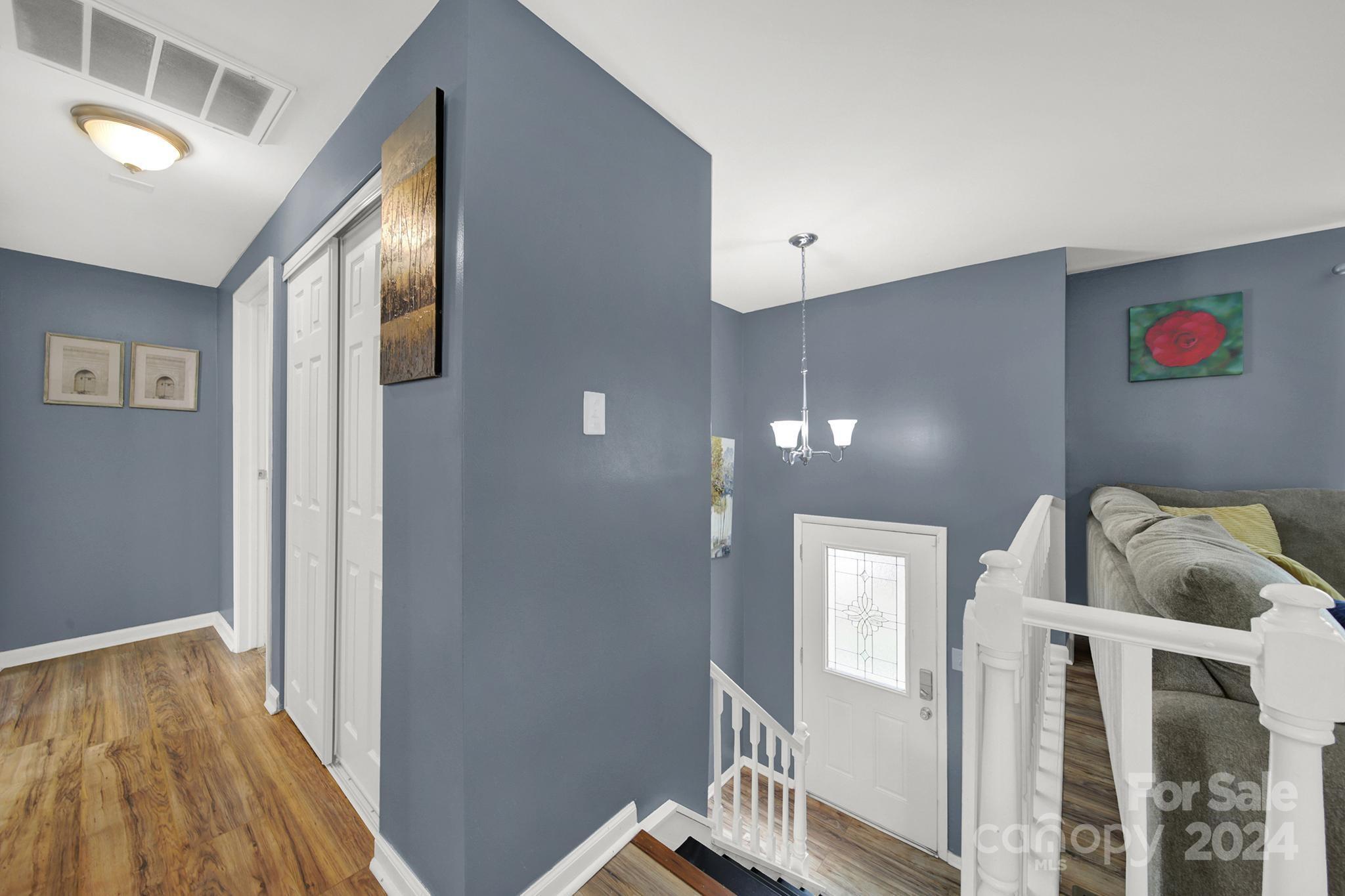 7705 Mallen Dr