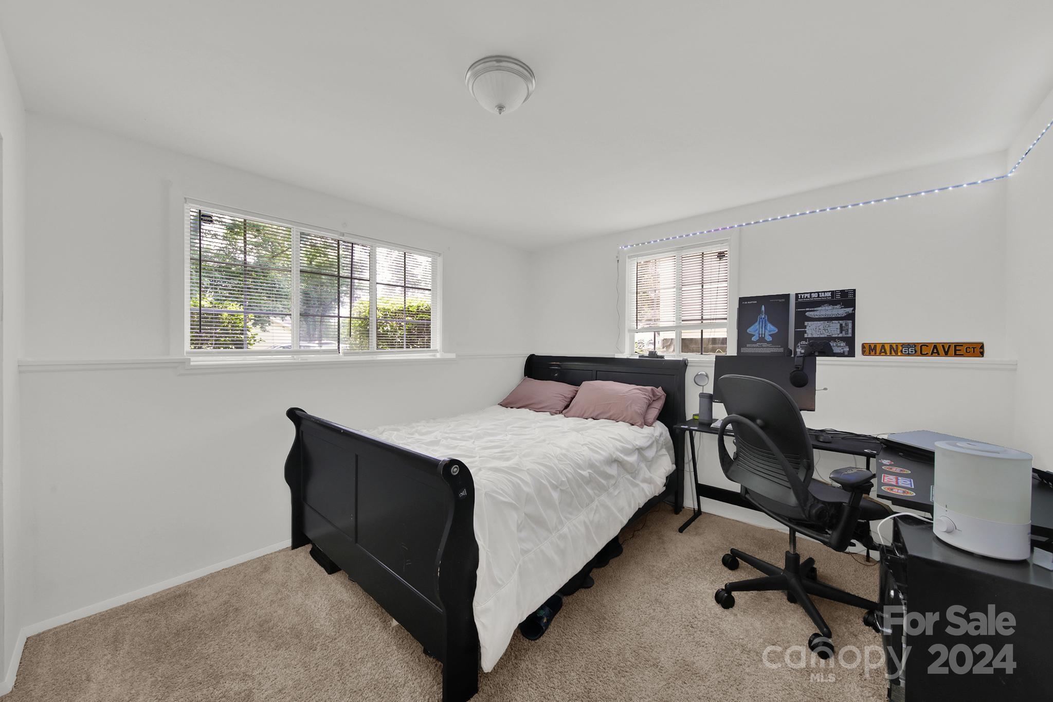 7705 Mallen Dr
